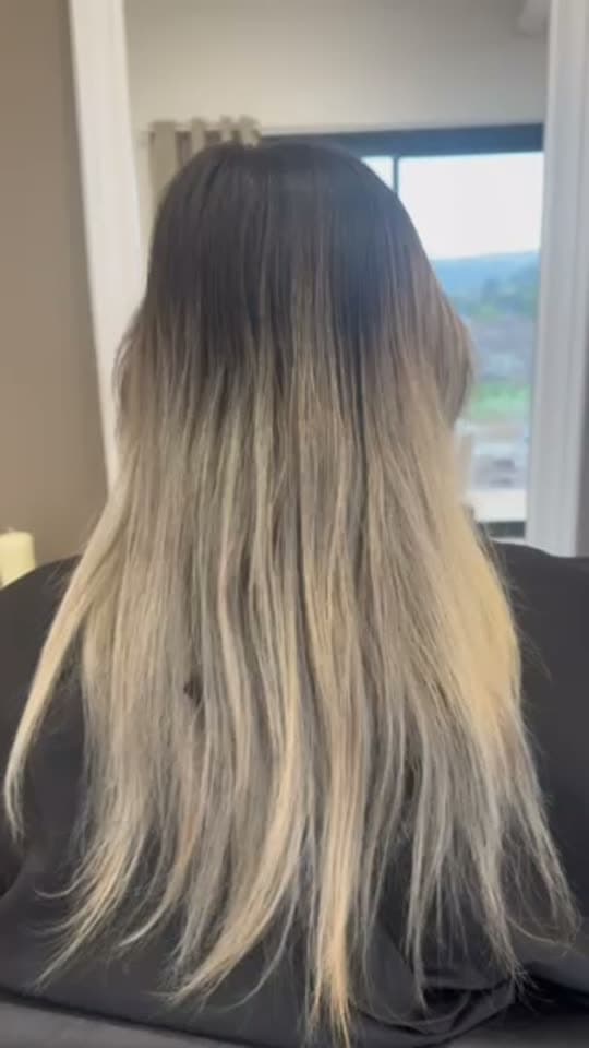 Avant après d'un ombré hair dégradé réalisé à MC Studio Rousset